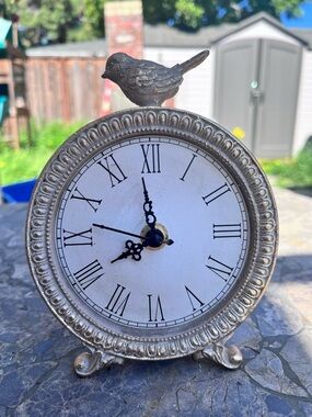 Vintage Birdie tabletop clock